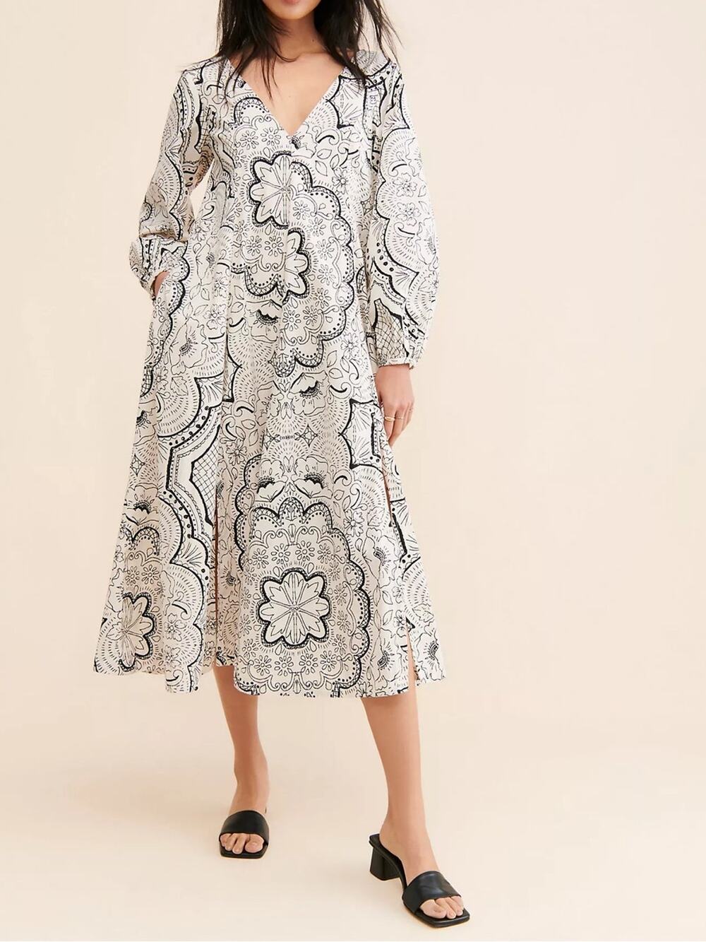 By Anthropologie Women’s Long Sleeve V-neck Black White Print Tent Swing Dress